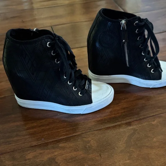 DKNY Black Wedge High-Top Women's 7 Sneaker - Picture 9 of 9